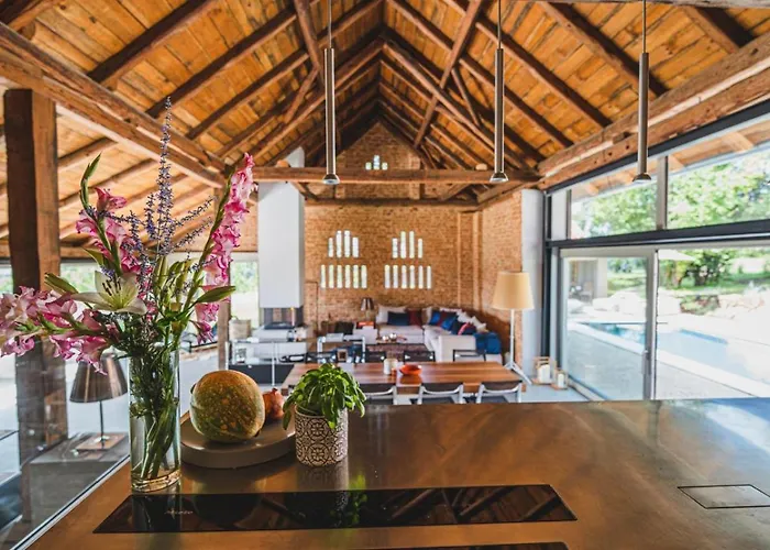 בית הארחה Premium Gardenguesthouse Mlinar With Pool & Sauna