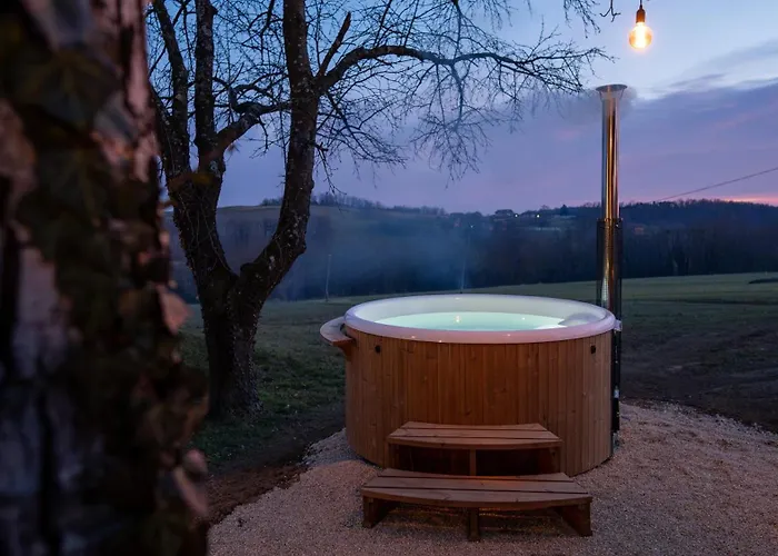 בית הארחה Premium Gardenguesthouse Mlinar With Pool & Sauna Fokovci